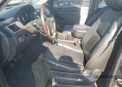 2013 Cadillac Escalade Esv Premium z USA, uszkodzony, nr VIN 1GYS4JEF6DR185036